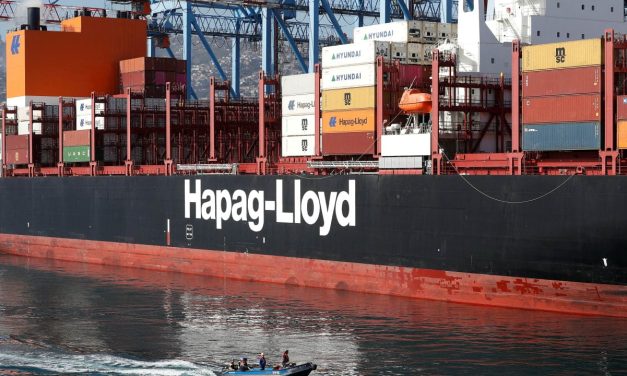 Shipping firms seek clarifications before crossing Hormuz as tankers move towards Strait