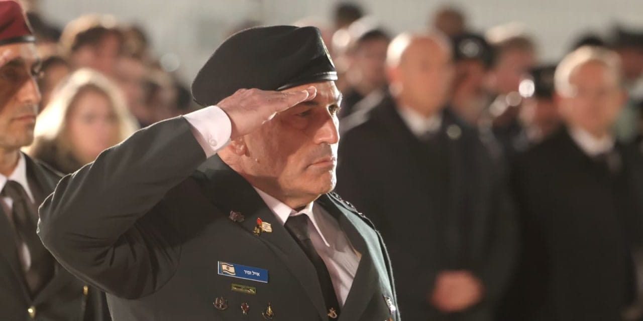 IDF chief calls on haredim to serve as Israel marks Remembrance Day at Western Wall