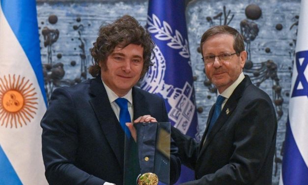 President Herzog presents Argentina’s Milei with Presidential Medal of Honor