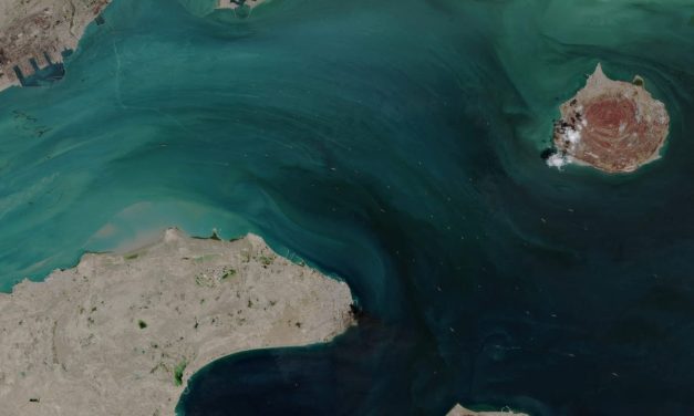 IRGC‑linked Tasnim warns of risks to undersea cables below Strait of Hormuz