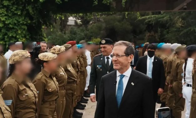 President Herzog honors 120 outstanding soldiers in pre-recorded Independence Day ceremony