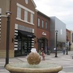 One killed, five wounded in shooting at Mall of Louisiana