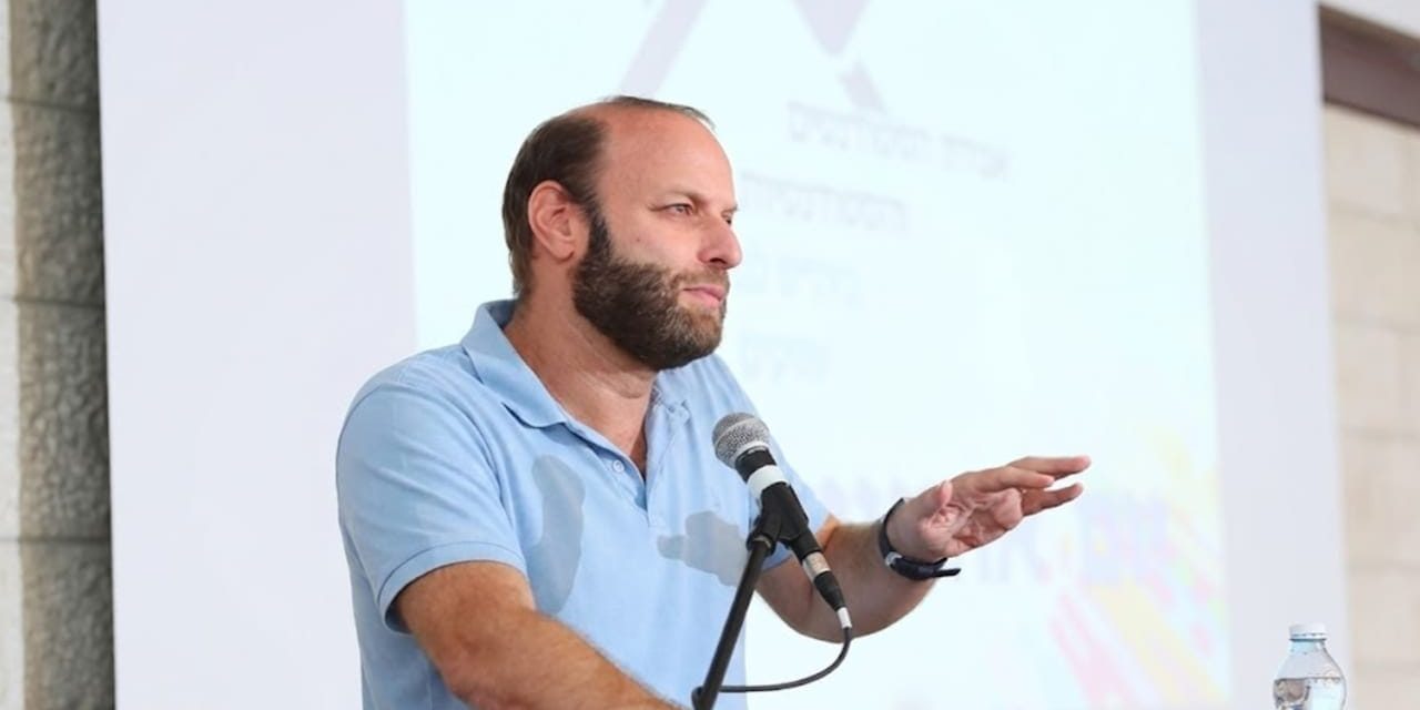 Decoding the digital pulse: How Prof. Yaniv Dover maps the flow of information and human behavior