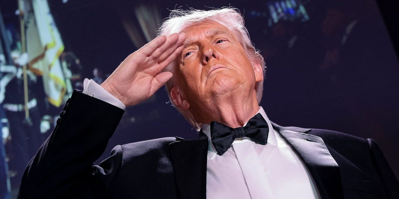 Trump tells aides to prepare for extended blockade of Iran, WSJ reports