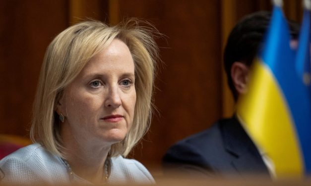 Top US diplomat in Kyiv to resign after Trump conflict-report