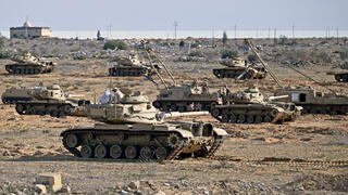 Israeli residents alarmed as Egyptian army plans live-fire drills near border