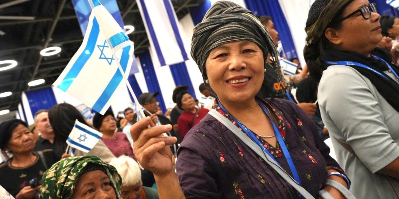 200+ Bnei Menashe immigrate to Israel from India, the first to make the journey in years