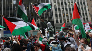 Trump policy flags anti-Israel activism in green card reviews, report says