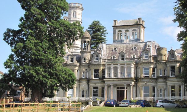 Top British private Jewish school closing amid funding challenges