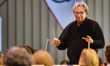 Michael Tilson Thomas, famed conductor and scion of Yiddish theater, dies at 81