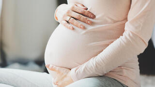 Woman who had sex with identical twins cannot identify child’s father