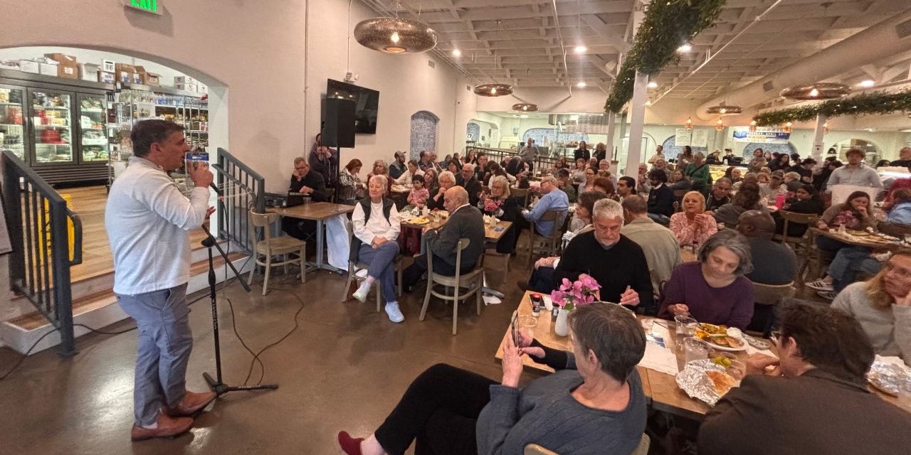 A synagogue helped Palestinians raise money for Gaza — and found common ground over falafel