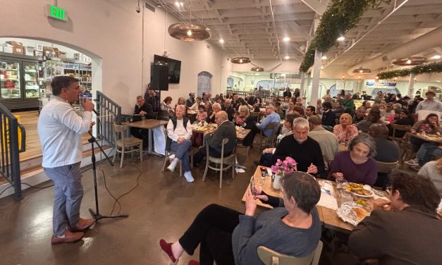 A synagogue helped Palestinians raise money for Gaza — and found common ground over falafel