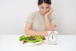 Maintaining a healthy weight requires two simple habits, study reveals