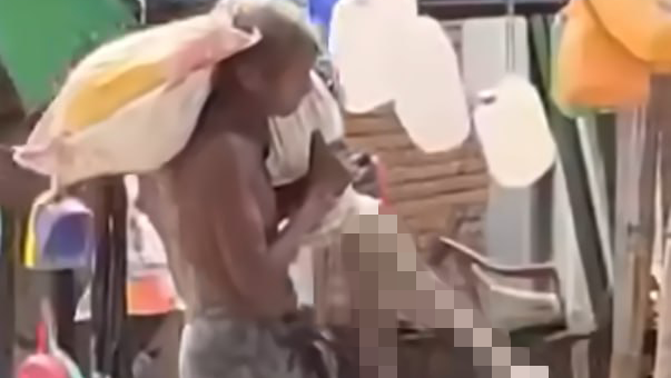 Man carries sister’s remains to bank to prove she died and claim her savings