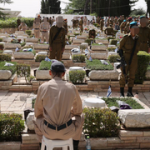 Israel falls silent as Memorial Day siren sounds and state ceremonies begin at Mount Herzl | Watch live