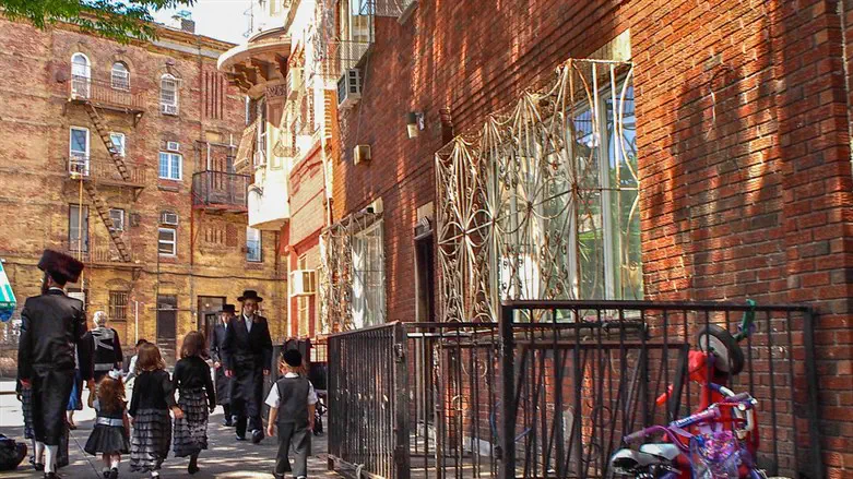 9-year-old boy killed after being hit by school bus in Williamsburg, Brooklyn