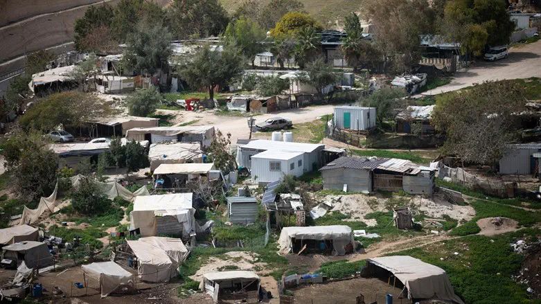 Smotrich declares: Illegal Arab outpost Khan al-Ahmar to be evacuated