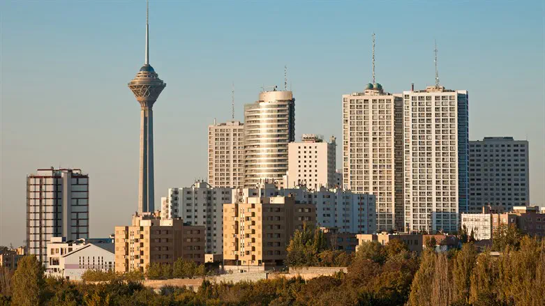 US and Iran ‘exchanging messages’ as talks continue