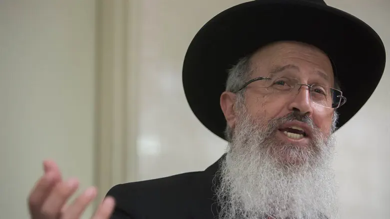 ‘Like eating pork’: Rabbi denounces new Israeli haircut trend