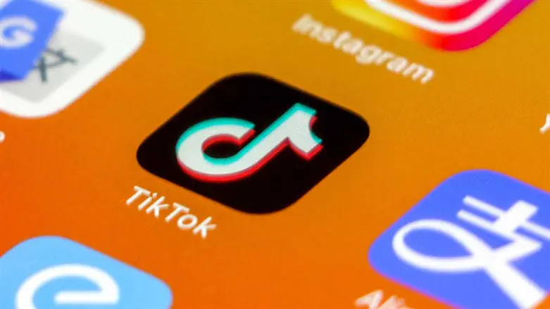 Report reveals: Fake AI ‘rabbis’ spread antisemitism on TikTok
