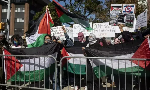 Anti-Israel protesters clash with Jews outside Brooklyn synagogue