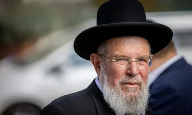 Chief Rabbi Kalman Ber injured in car accident
