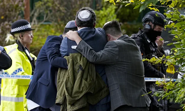 Manchester synagogue attack: Eighth suspect arrested following counter-terror raid