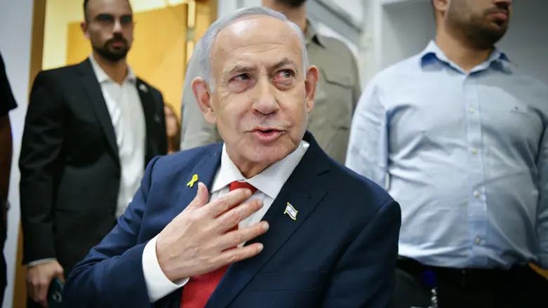 Netanyahu at the start of his testimony: “Absurd”