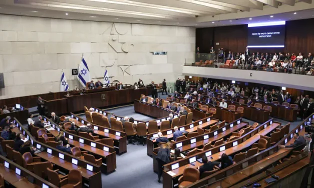 Bill to dissolve Knesset passes preliminary reading