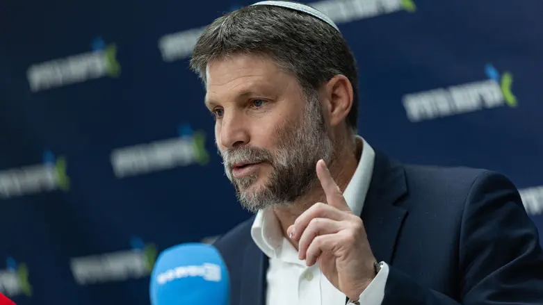 Smotrich attacks the media, calls them ‘wicked liars’