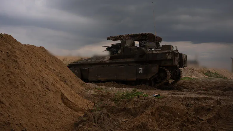 Gaza: Three terrorists eliminated after nearing IDF forces
