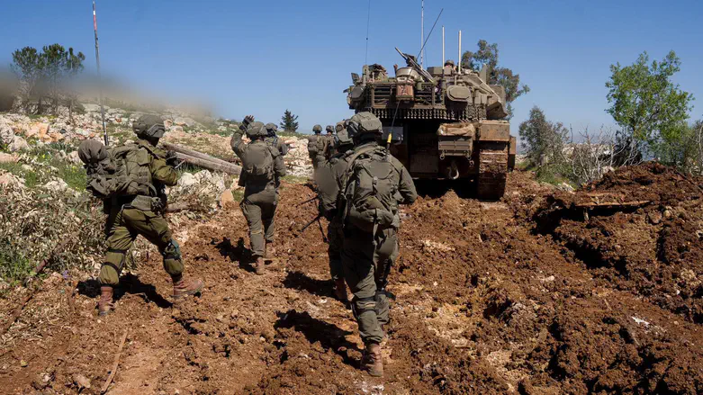 Two soldiers moderately wounded in clash with terrorists in Lebanon