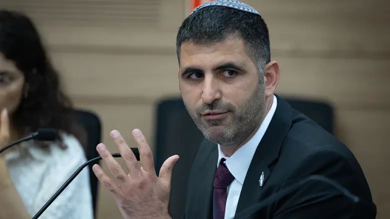Communications Minister: ‘You will have blood on your hands’