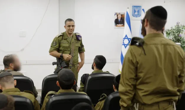 ‘Pioneers Writing History’: Manpower Directorate chief meets with haredi recruits