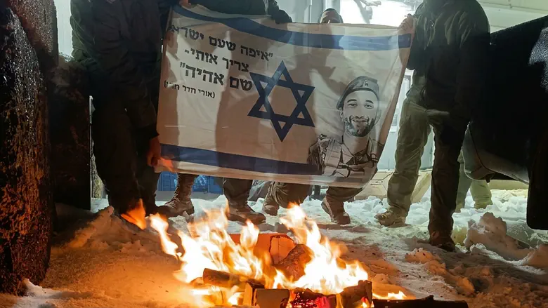 Watch: IDF soldiers celebrate Lag Ba’Omer in the snow