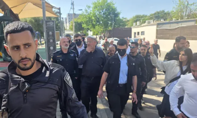 ‘Not Normal? Leave!’:Ben-Gvir clashes with residents in Jaffa