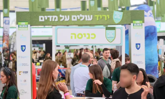 Hundreds of young olim attend ‘Olim Al Madim’ Expo ahead of mandatory IDF service