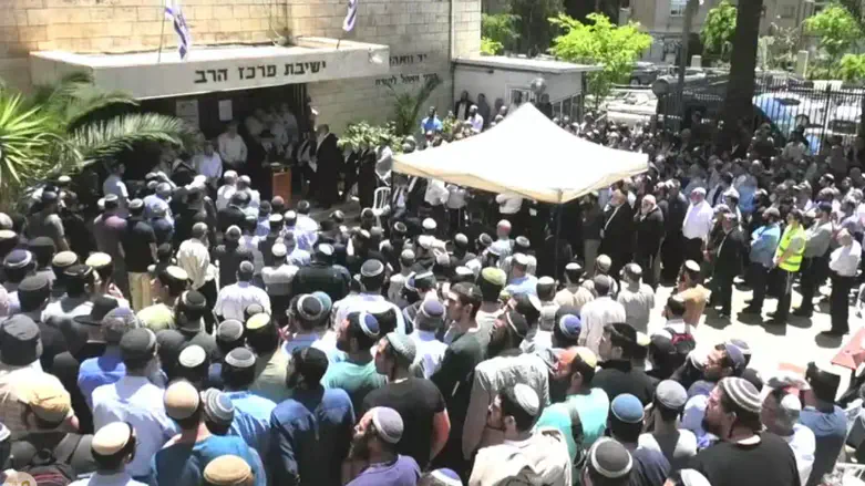 “He devoted his entire life to Jewish Law” | Rabbi Aryeh Stern laid to rest
