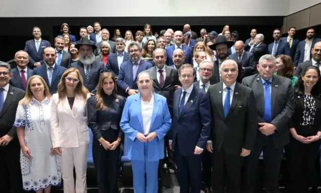 Herzog to children in Panama: ‘Be proud of your Jewish identity, raise your head high’