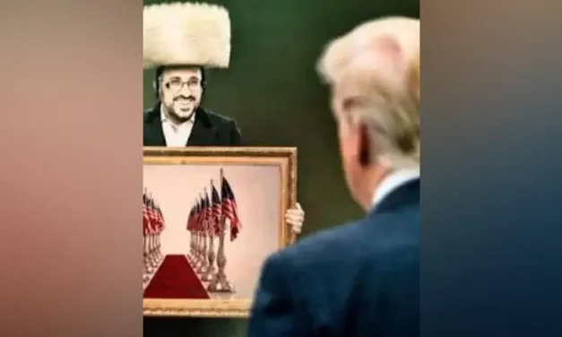 Following Shabbat declaration: Lipa Schmeltzer sings moving tribute to Trump