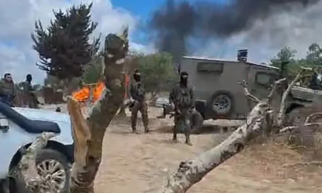 Residents claim: Police set fire to outpost on Shabbat