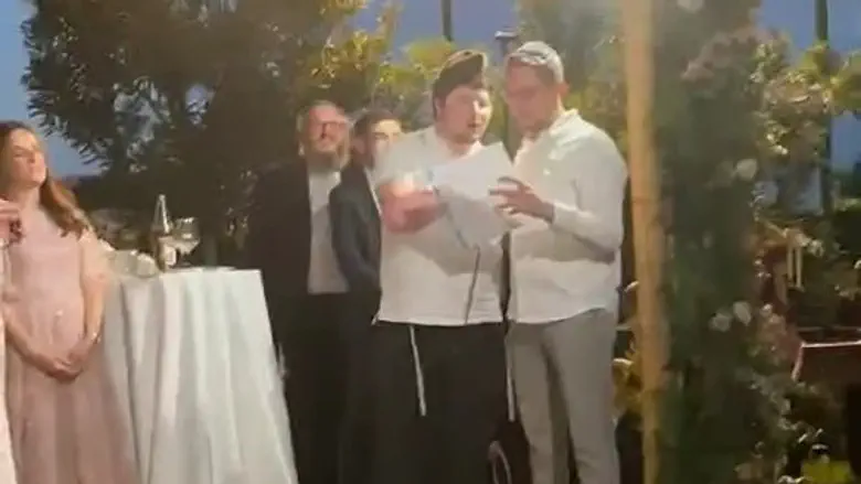 Seriously injured soldier says blessing at friend’s wedding