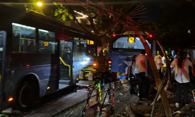 Child critically injured and others seriously hurt in bus crash on Dizengoff Street