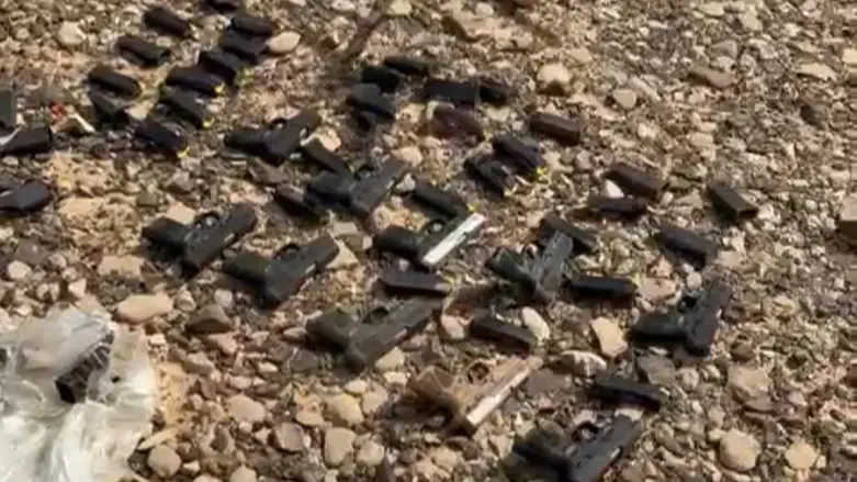 Extensive network for smuggling weapons and drugs from Jordan uncovered