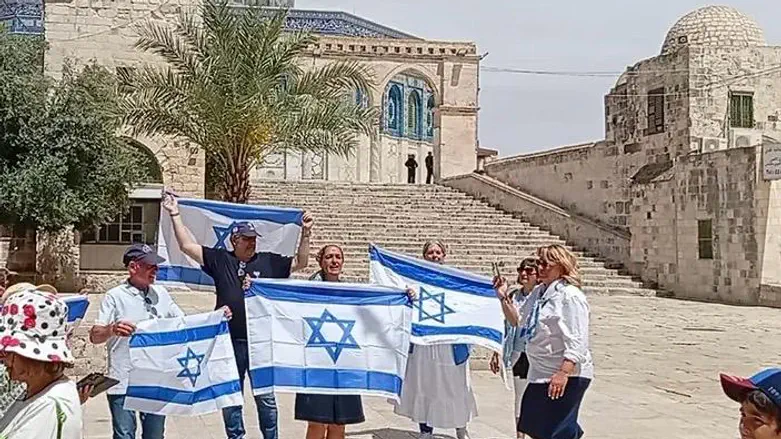 Ban against right-wing activist from Temple Mount revoked after Arutz Sheva report