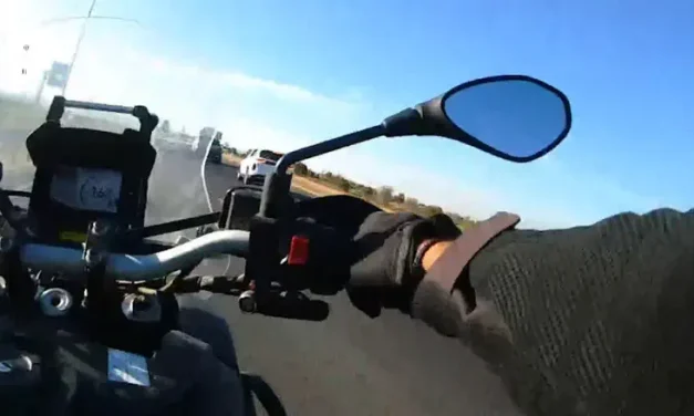 Watch: Border Police motorcyclist pursues stolen vehicle and arrests driver