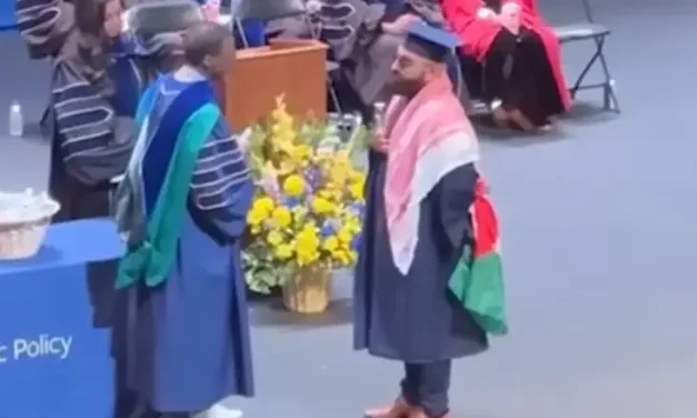 Controversy at Berkeley: Lecturer refused to hand diploma to student with Palestinian flag