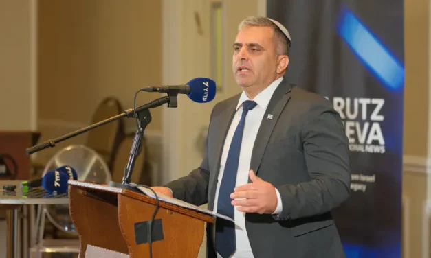 Immigration Minister: ‘Aliyah during wartime is a powerful expression of faith’