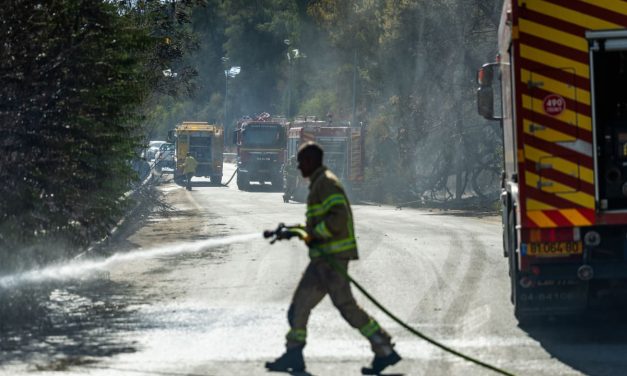 Hydrochloric acid leak at Petah Tikva country club leads to evacuation, two kindergartens at risk